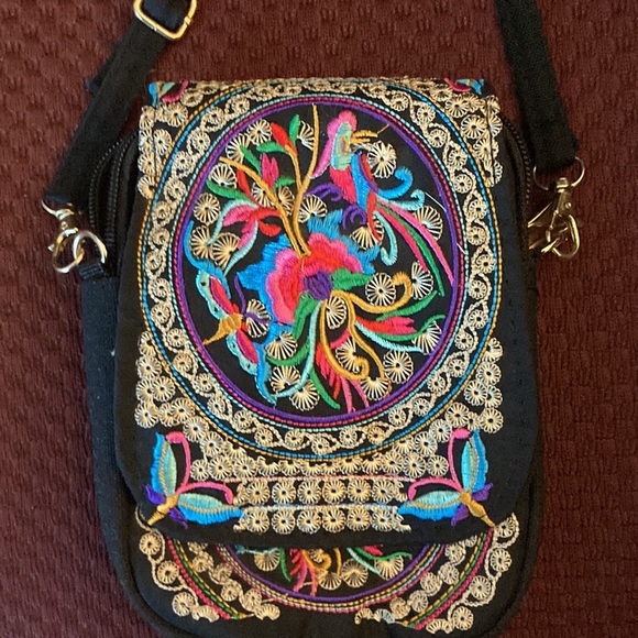 Intricate cross-body bag - Picture 2 of 5